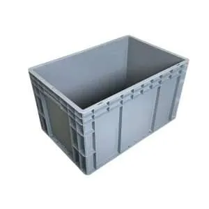 Un contenedor apilable europeo gris de 60*40*34 cm.