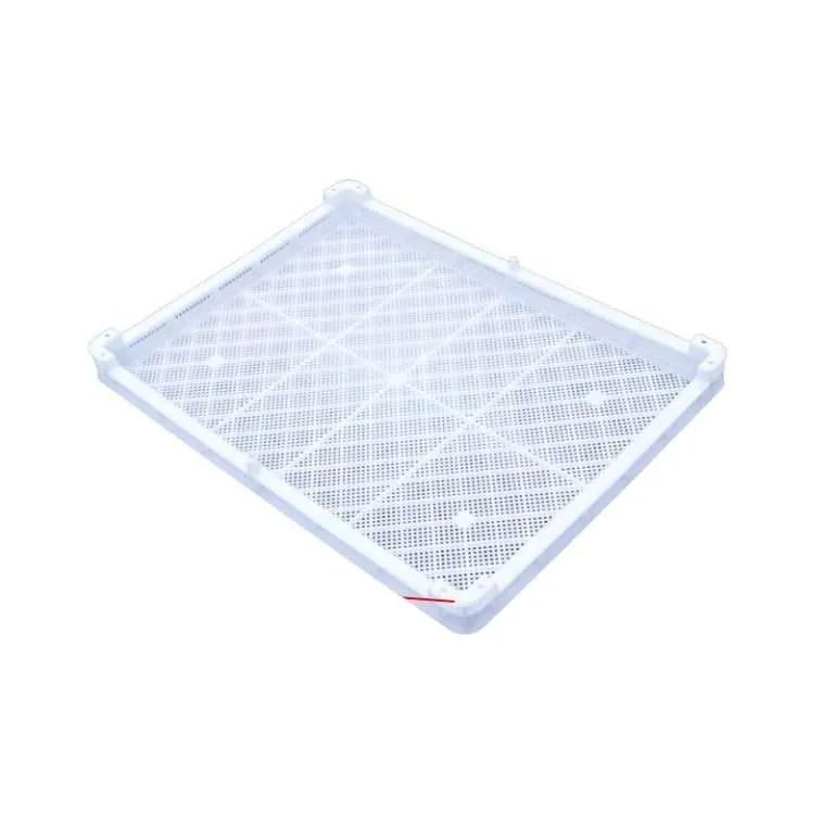 une plaque en plastique blanche