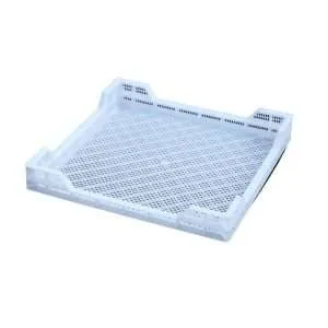 un plateau en plastique blanc pour poisson