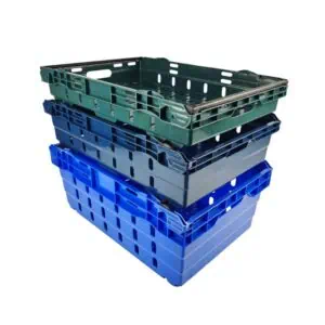 Panier en plastique à trois bras de balles empilé