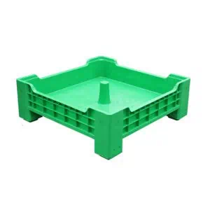 une grande boîte d'élevage de BSF verte